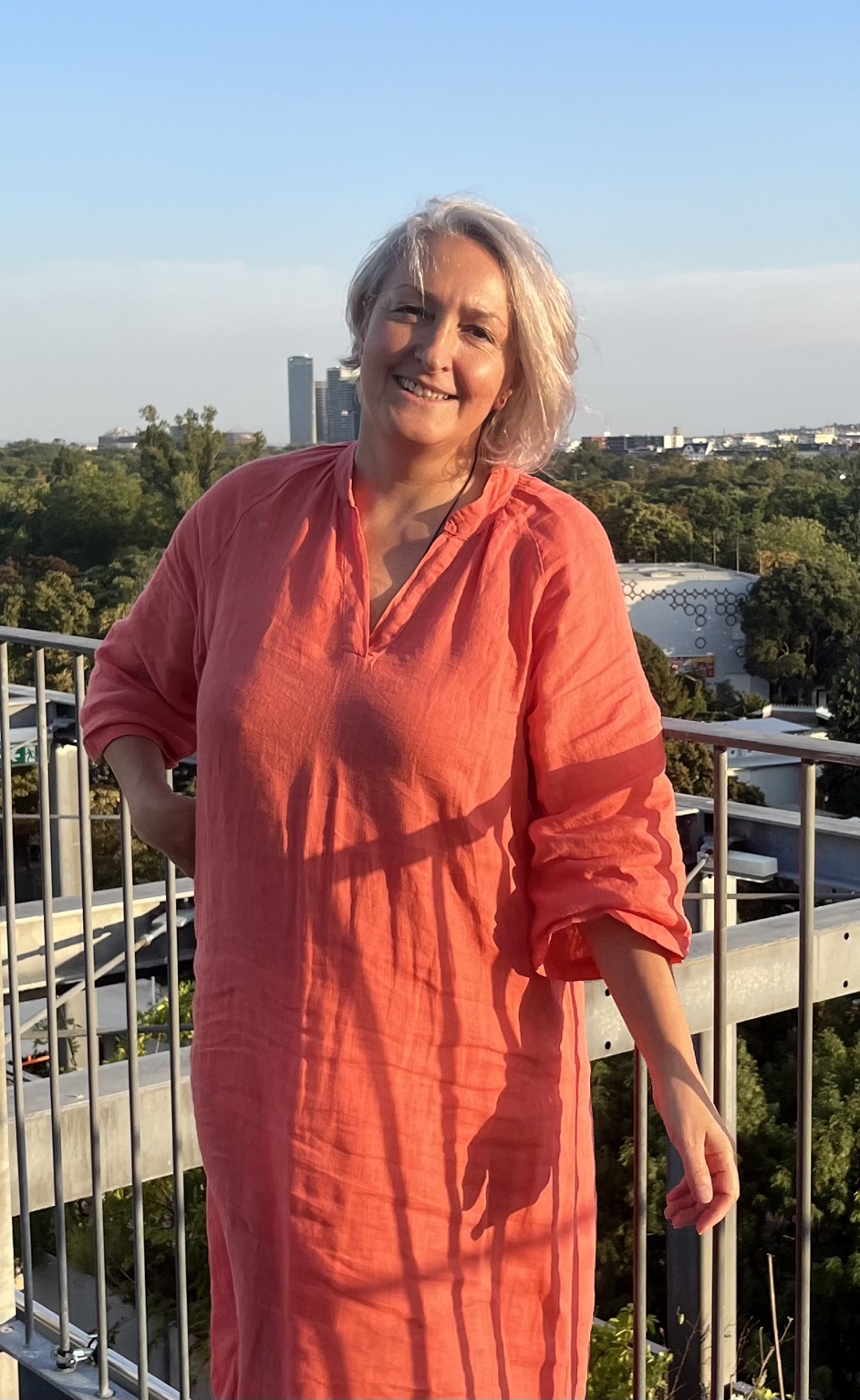 Marianna Zuchalska auf dem Balkon